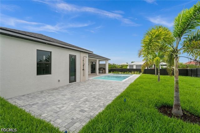 1102 SW 42nd ST, Cape Coral, FL 33914