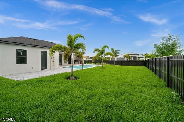 1102 SW 42nd ST, Cape Coral, FL 33914