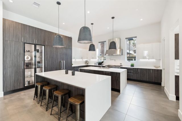 103 Roy, Houston, TX 77007