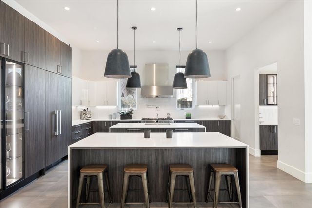 103 Roy, Houston, TX 77007