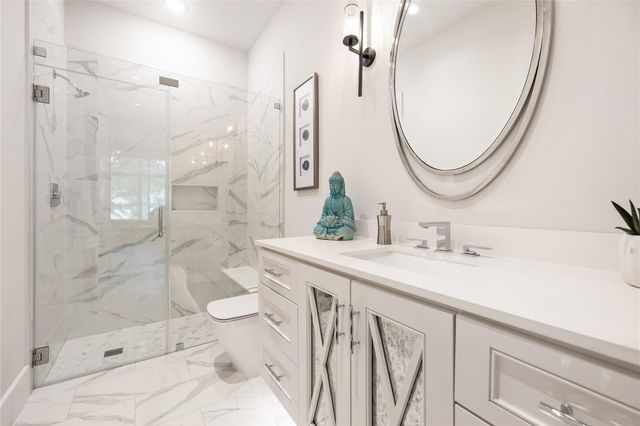 103 Roy, Houston, TX 77007