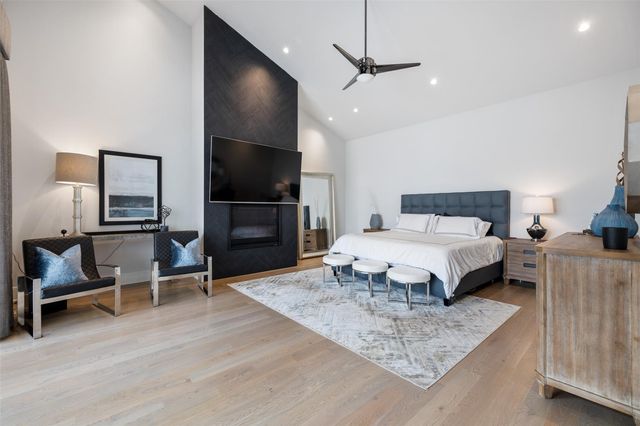 103 Roy, Houston, TX 77007