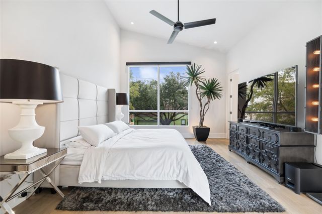 103 Roy, Houston, TX 77007