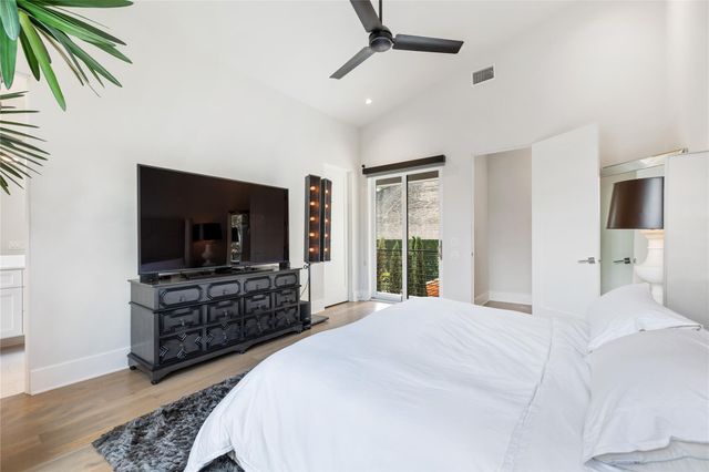 103 Roy, Houston, TX 77007