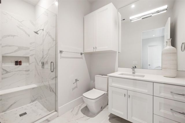 103 Roy, Houston, TX 77007