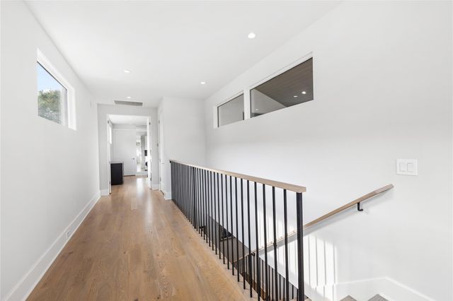 103 Roy, Houston, TX 77007