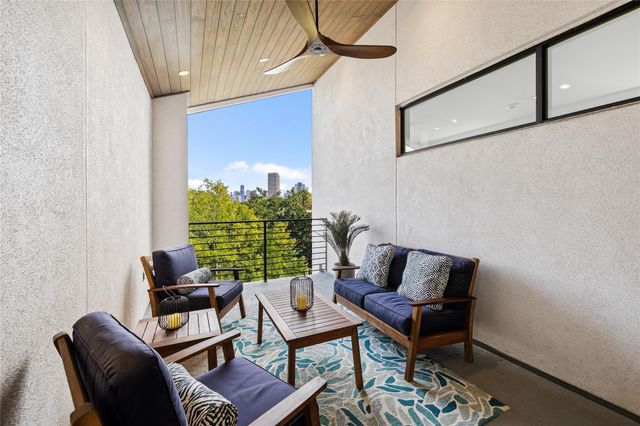 103 Roy, Houston, TX 77007