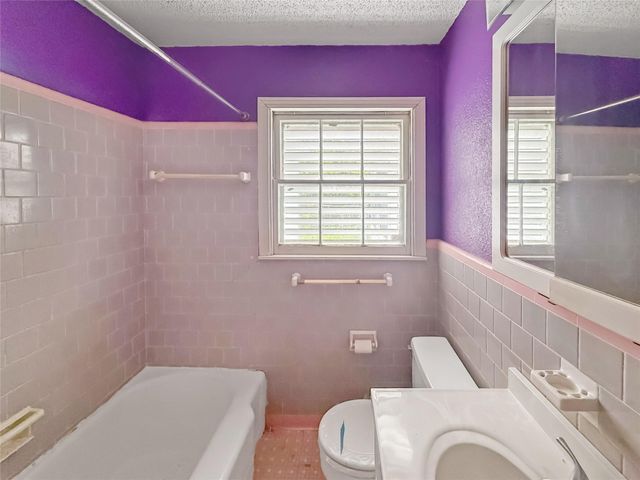 613 22nd Avenue N, Texas City, TX 77590