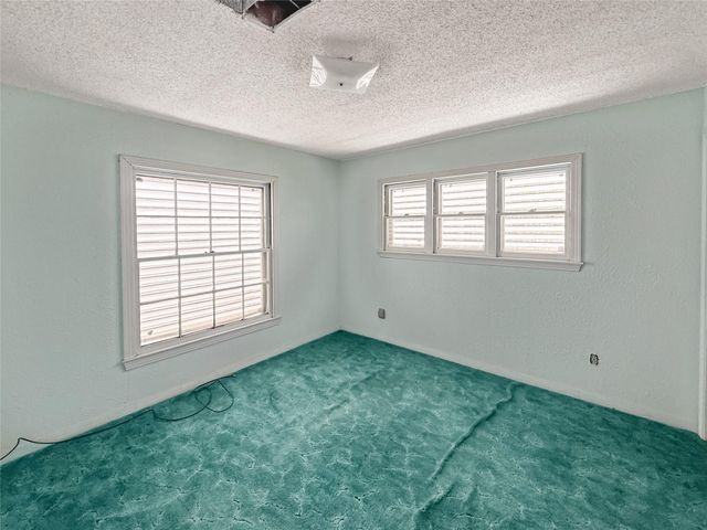 613 22nd Avenue N, Texas City, TX 77590