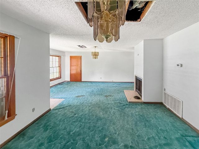 613 22nd Avenue N, Texas City, TX 77590