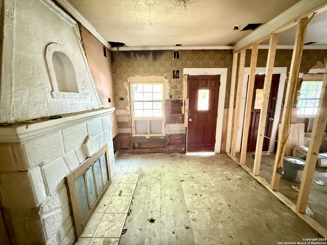 3222 W Martin St, San Antonio, TX 78207