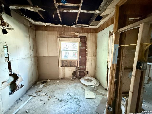 3222 W Martin St, San Antonio, TX 78207