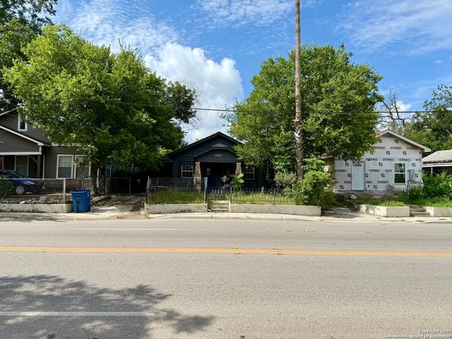 3222 W Martin St, San Antonio, TX 78207