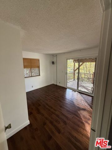 886 Sandalwood Drive, Lake Arrowhead, CA 92352