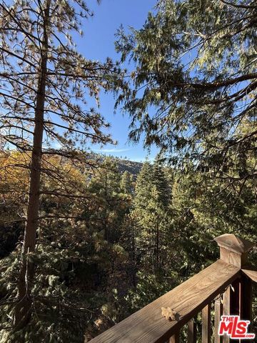 886 Sandalwood Drive, Lake Arrowhead, CA 92352