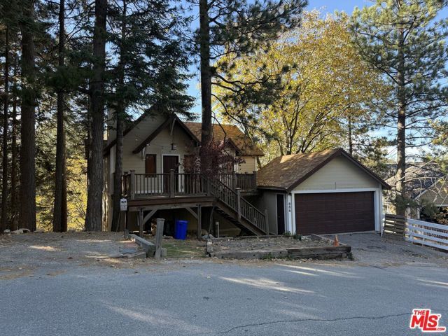 886 Sandalwood Drive, Lake Arrowhead, CA 92352