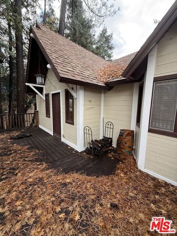 886 Sandalwood Drive, Lake Arrowhead, CA 92352