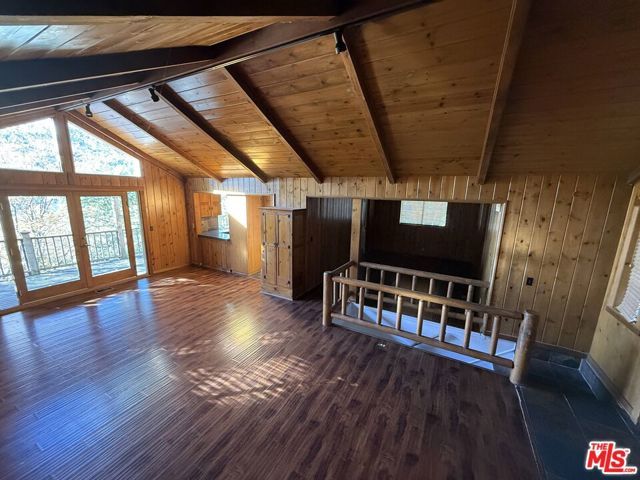 886 Sandalwood Drive, Lake Arrowhead, CA 92352