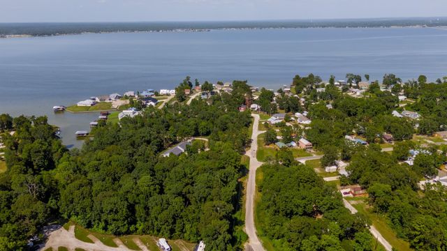 120 Paris Circle, Point Blank, TX 77364