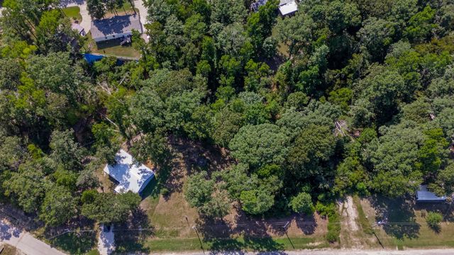 120 Paris Circle, Point Blank, TX 77364