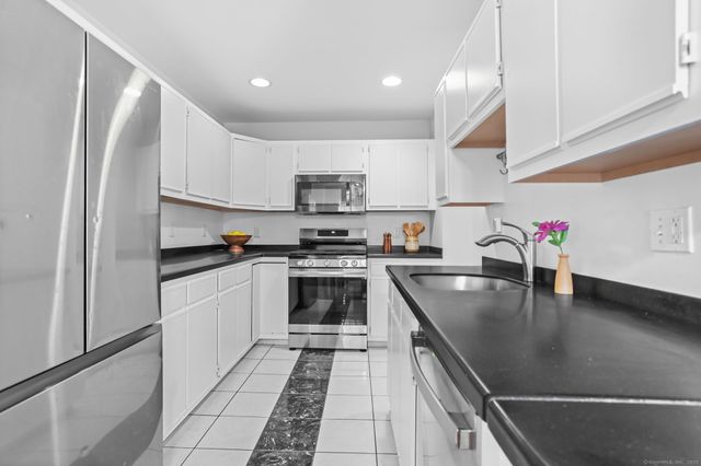 17 Miranda Lane 17, Stratford, CT 06615