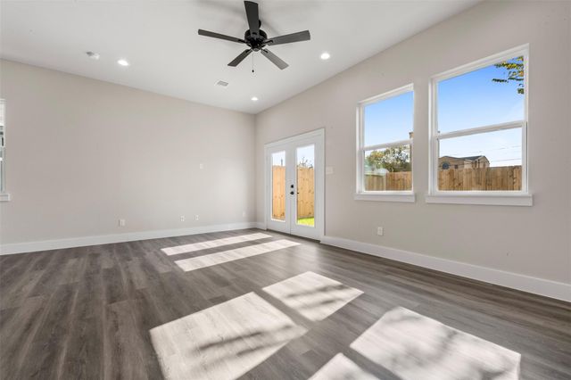 7220 Avenue B, Houston, TX 77011