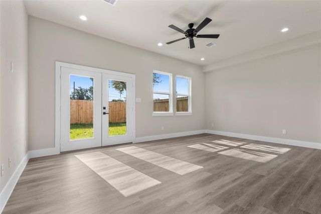 7220 Avenue B, Houston, TX 77011