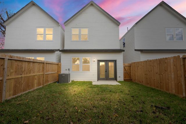 7220 Avenue B, Houston, TX 77011