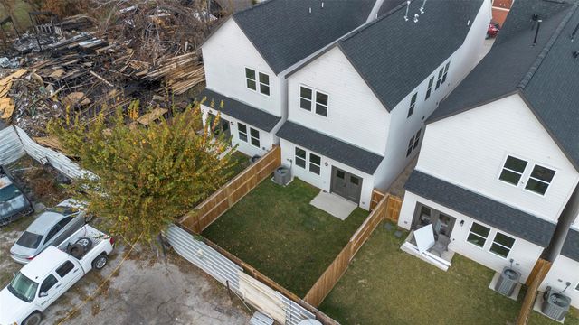 7220 Avenue B, Houston, TX 77011