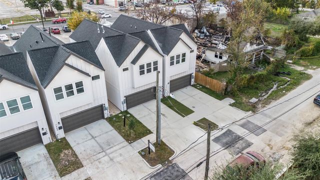 7220 Avenue B, Houston, TX 77011