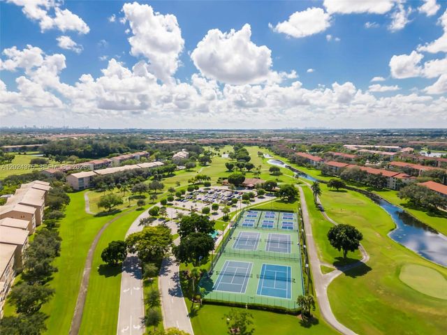 101 SW 132nd Way 315J, Pembroke Pines, FL 33027