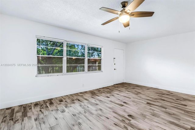 101 SW 132nd Way 315J, Pembroke Pines, FL 33027