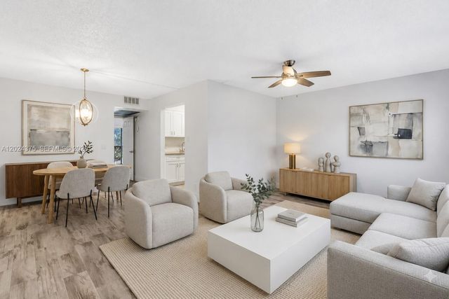 101 SW 132nd Way 315J, Pembroke Pines, FL 33027