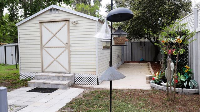 1912 CR 439C, Lake Panasoffkee, FL 33538