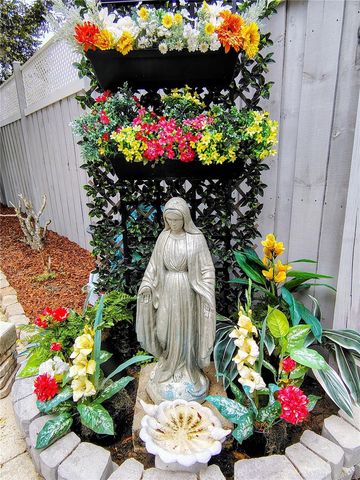 1912 CR 439C, Lake Panasoffkee, FL 33538