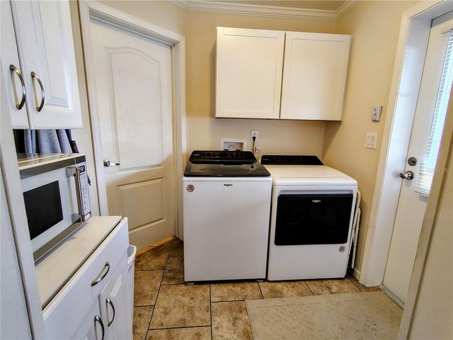 1912 CR 439C, Lake Panasoffkee, FL 33538