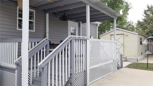 1912 CR 439C, Lake Panasoffkee, FL 33538