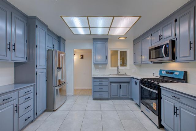 305 Portola Way, Tracy, CA 95376