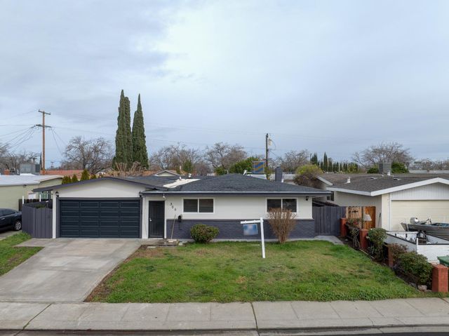 305 Portola Way, Tracy, CA 95376