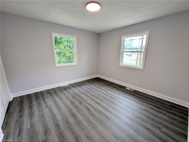 1892 Lake Road, Thomasville, NC 27360