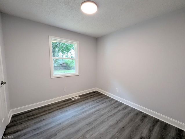 1892 Lake Road, Thomasville, NC 27360