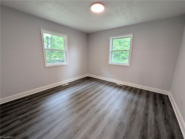 1892 Lake Road, Thomasville, NC 27360