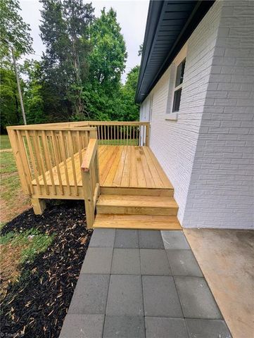 1892 Lake Road, Thomasville, NC 27360