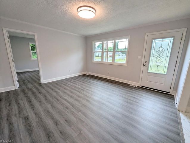 1892 Lake Road, Thomasville, NC 27360