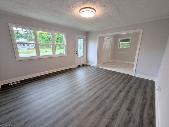 1892 Lake Road, Thomasville, NC 27360
