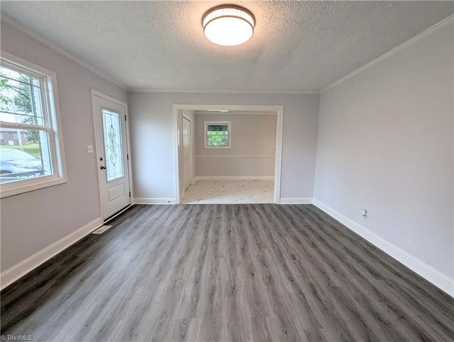 1892 Lake Road, Thomasville, NC 27360