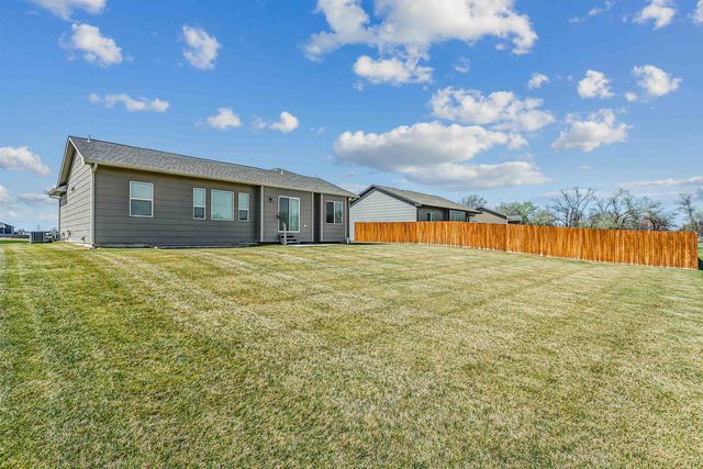 4560 N Atherton St, Maize, KS 67101