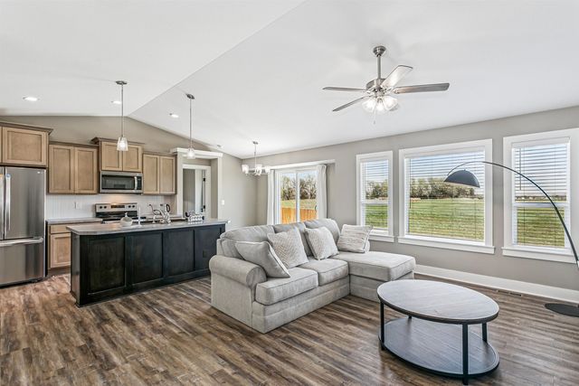 4560 N Atherton St, Maize, KS 67101