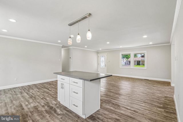 6 NEWPORT LN, Willingboro, NJ 08046