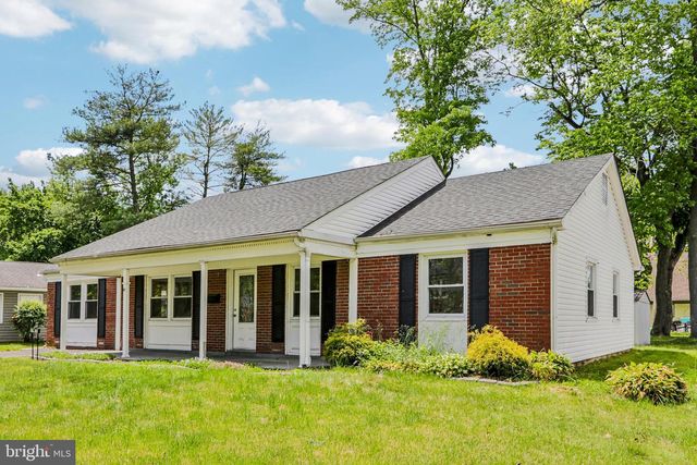 6 NEWPORT LN, Willingboro, NJ 08046